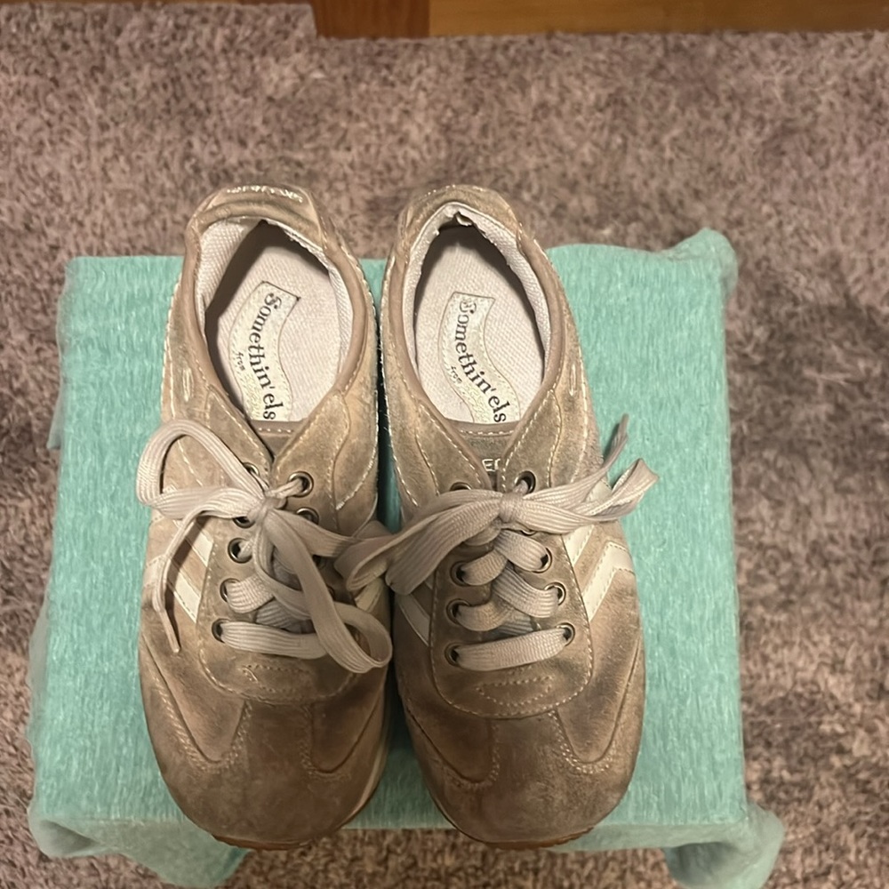 Sketchers From Something Else Size 5.5 Us Wedge T… - image 4